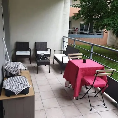 T2 Parking Avec Balcon Apartment Nimes
